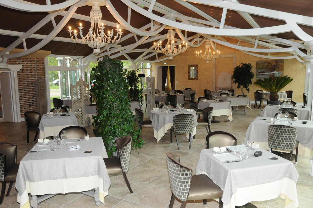 Hotel Logis Domaine De Valaudran Salbris Exterior foto