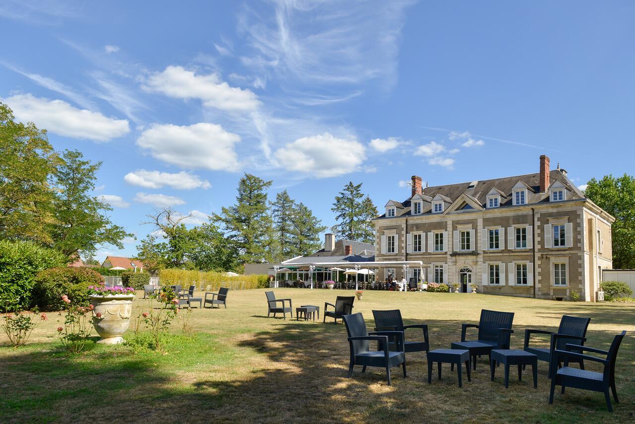 Hotel Logis Domaine De Valaudran Salbris Exterior foto