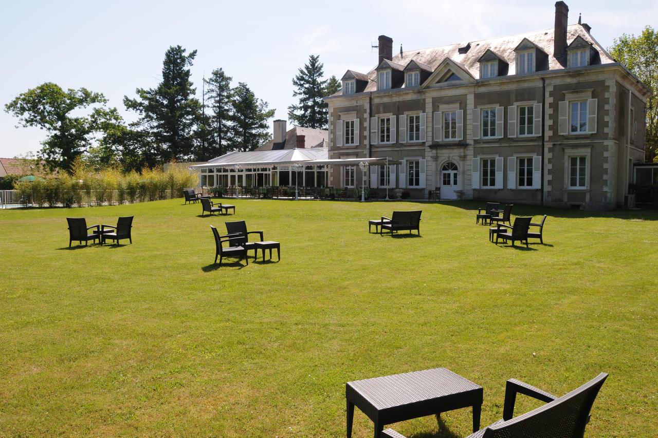 Hotel Logis Domaine De Valaudran Salbris Exterior foto