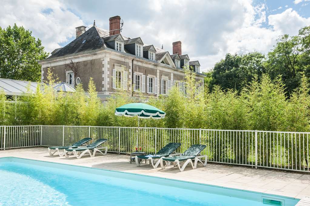 Hotel Logis Domaine De Valaudran Salbris Einrichtungen foto