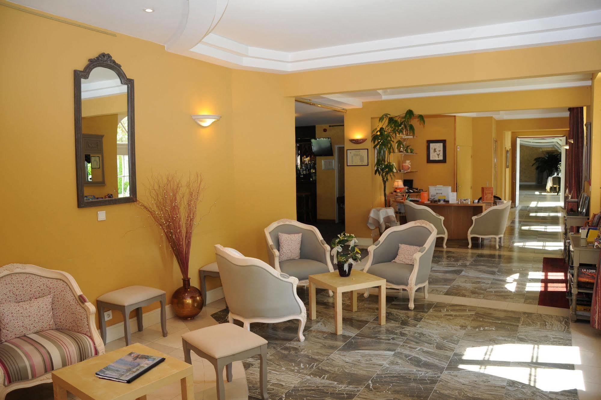 Hotel Logis Domaine De Valaudran Salbris Exterior foto